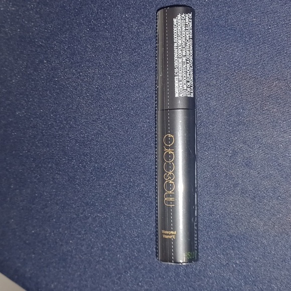 Makeup Assortment - Picture 4 of 8